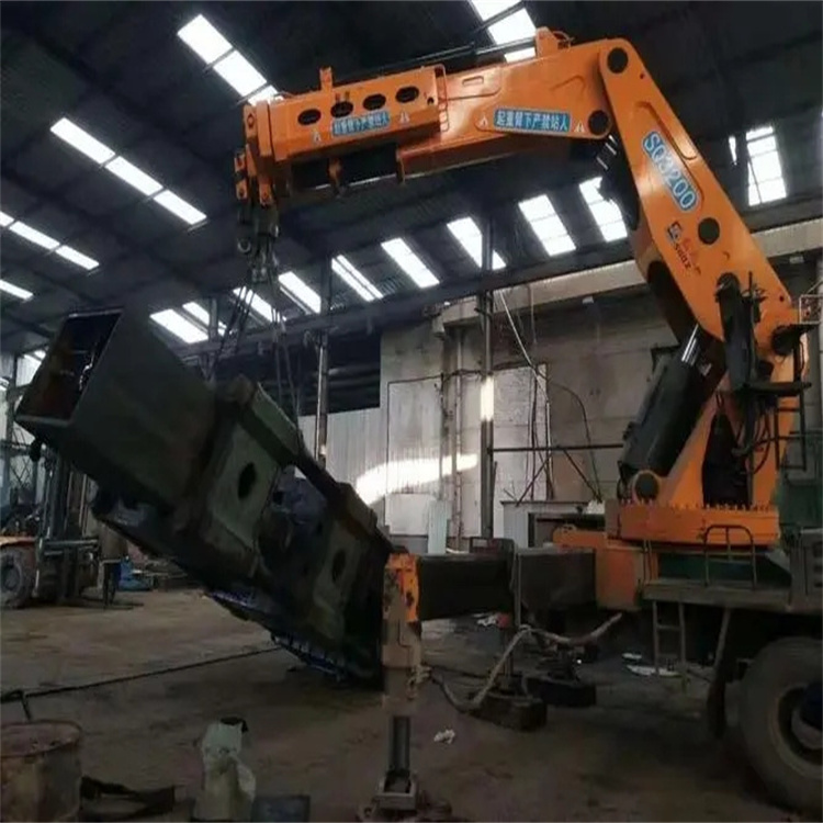 金水130吨折臂吊车出租吊机租赁附近电话